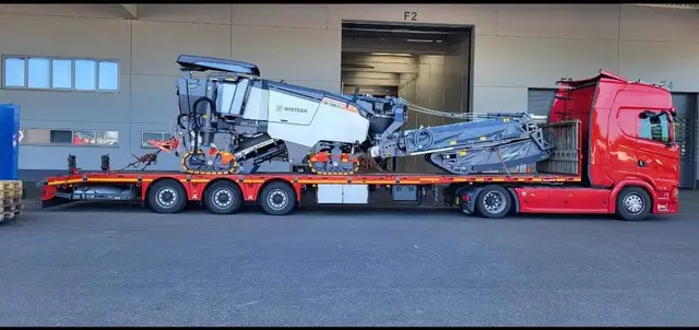 Transport agabaritic pe trailer, organizat de Dacoda pe rută internațională