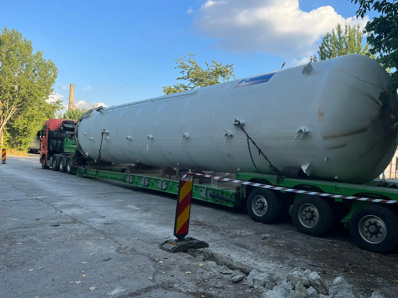 Un rezervor de 51 de tone, mutat în siguranță pe 140 km
